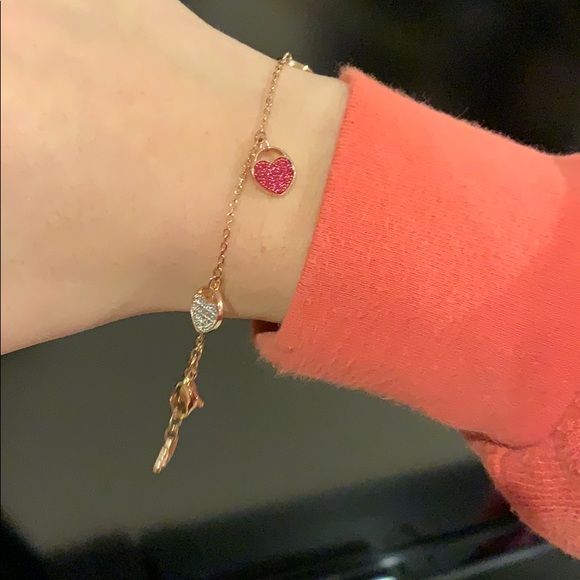 BRAND NEW SWAROVSKI heart charm bracelet - Picture 5 of 6